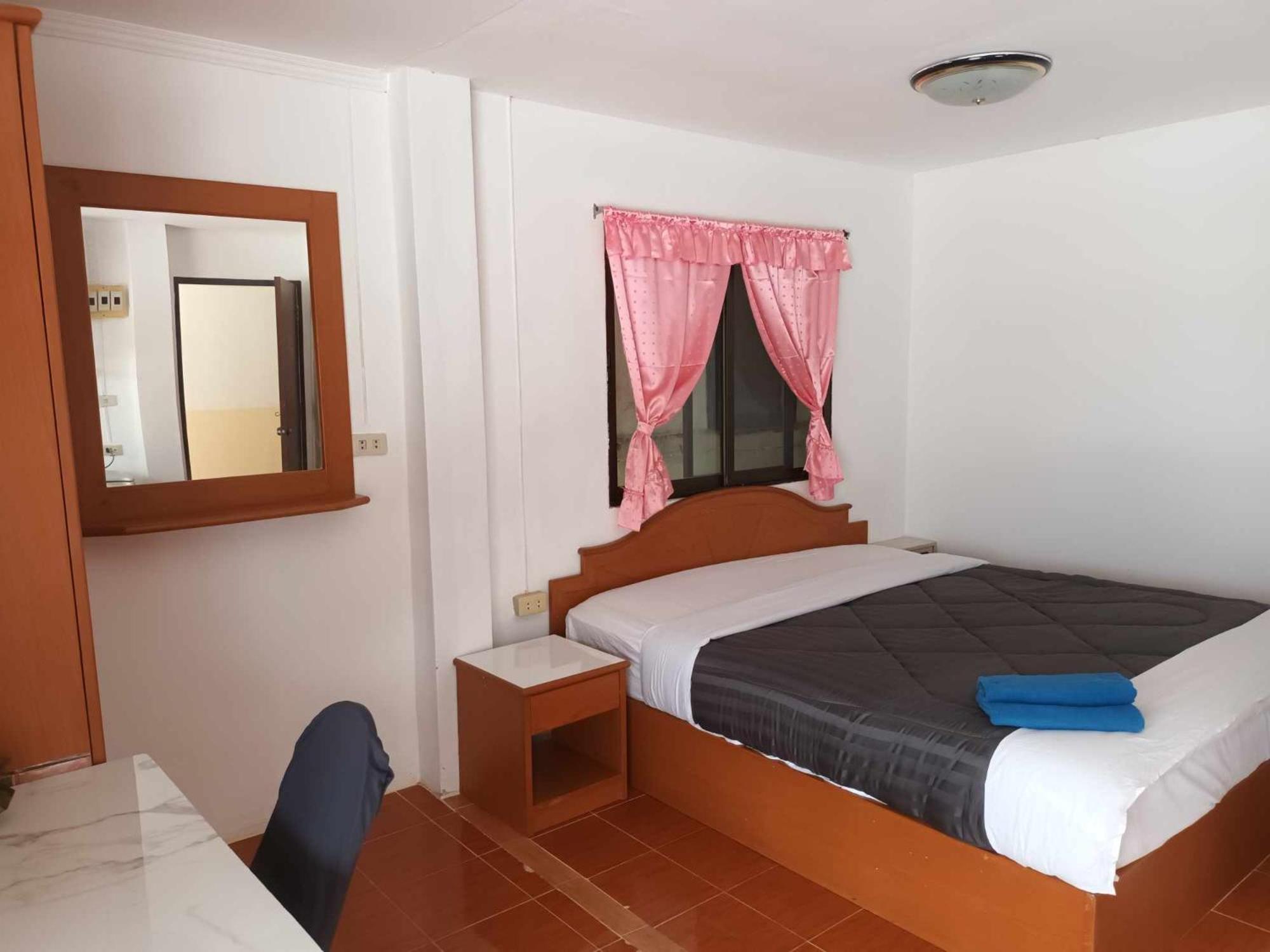 Patong Rose pensión Exterior foto